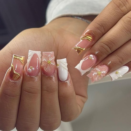 24 stuks handgemaakte nagels om op te plakken, vierkante French press on nails, wit roze, kunstnagels met 3D-bloemenparels, acryl, volledige dekking, vingernagels om op te plakken, voor vrouwen