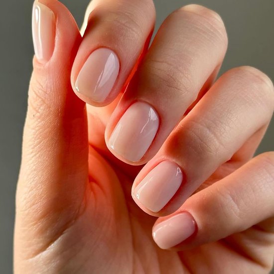 24 stuks naakte Press-on nagels, kort vierkant, effen kleur, glanzende valse nagels, natuurlijke acryl volledige dekkende nepnagelset, kunstmatige Franse gel stick on nagels voor vrouwen