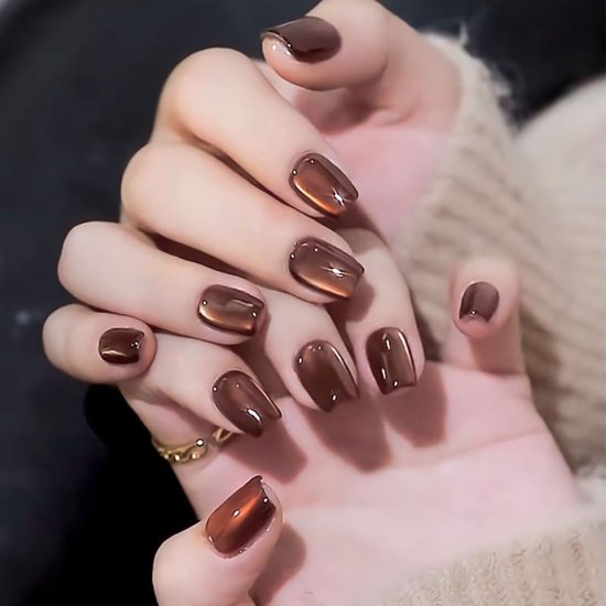 24 Stuks Press On Nagels Kort, Hoeksgewijs Kunstmatige Vingernagels om Op te Plakken, Acryl Press On Nails French, Volledige Dekking Kunstnagels voor Vrouwen en Meisjes (Maillard)