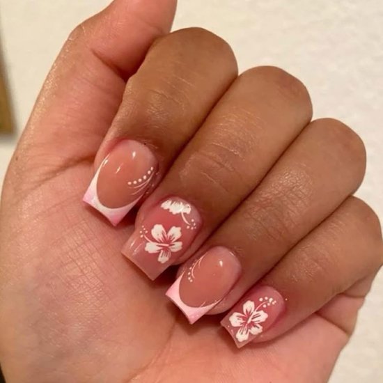 24 stuks roze Franse press-on nagels, kort, vierkant, kunstmatige nagels met schattig bloemendesign, acryl volledige cover kunstnagels fake nails, natuurlijke vingernagels om op te plakken voor