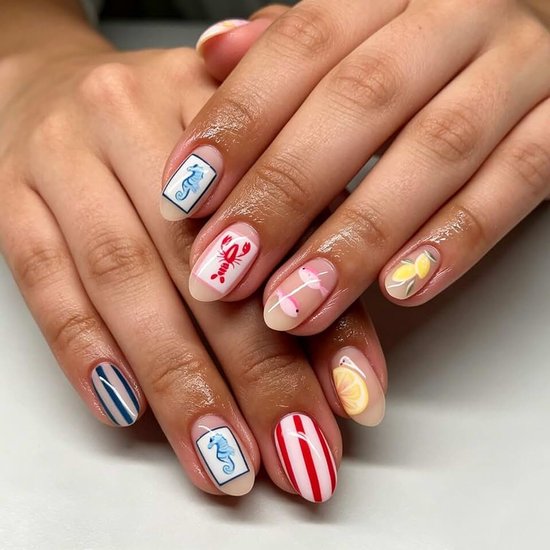 24 stuks zomerse korte ovale kunstnagels, strandnagels met citroen-, bloemen- en visontwerp, herbruikbare en gemakkelijk aan te brengen plaknagels