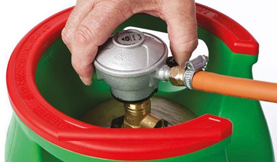 Cavagna Group Gasdrukregelaar Type 637 - 37 mbar - Ø27mm Clip-on Aansluiting - Voor Propaan - Met Afsluitkraan - Calypso Cube en Cocoon van Cavagna Group