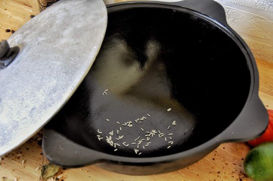 Gietijzeren Kazan - Oezbeekse Ketel - Traditioneel Koken - 100% Gietijzer Materiaal - 12 Liter Capaciteit - Zwart