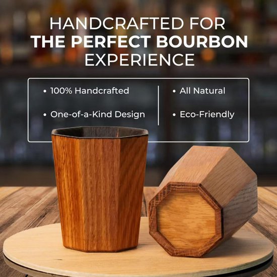 Handgemaakte houten whiskybeker met verkoolde binnenkant voor verbeterde smaak, premium mok van rubberhout met temperatuurregeling, uniek voor bourbonliefhebbers en thuisbars.