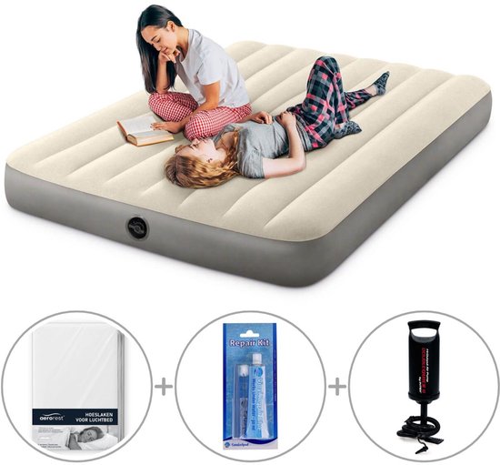 Intex Deluxe luchtbed | Twijfelaar | 191 x 137 x 25 cm | Inclusief Intex handpomp + reparatiekit + bijpassend hoeslaken van Intex