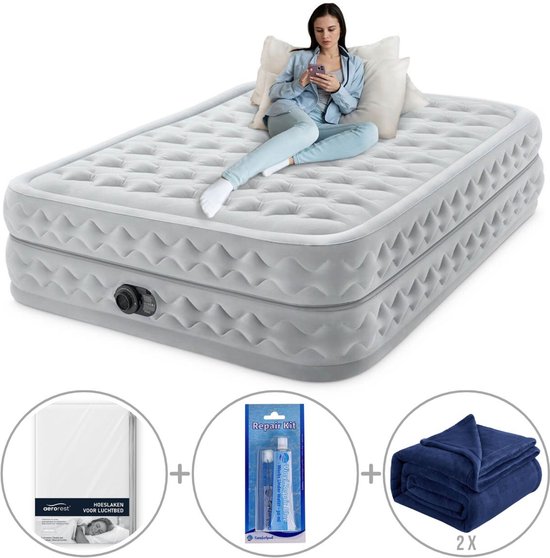 Intex Queen Supreme Air-Flow Luchtbed met ingebouwde pomp | Tweepersoons | 203 x 152 x 51 cm | Inclusief reparatiekit + hoeslaken + twee fleece dekens van Intex