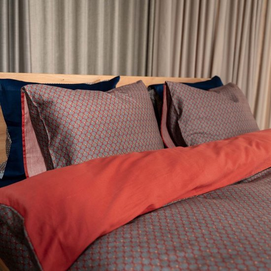 Kayori Aiko Dekbedovertrek Katoensatijn - 240x200-220 +2 slopen - Lits-jumeaux - Zacht, Ademend & Vochtregulerend - Rood van Merkloos