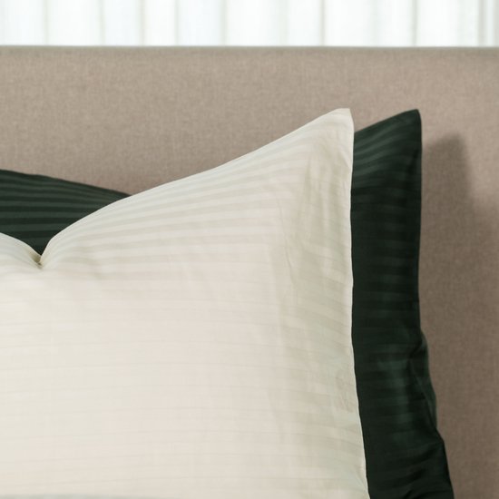 Kayori Elin Dekbedovertrek Katoensatijn - 140x200-220 cm +1 sloop - Eenpersoons - Offwhite van Merkloos