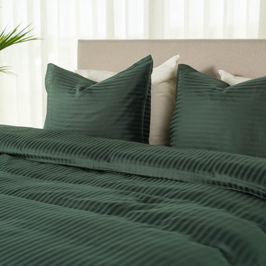 Kayori Elin Dekbedovertrek Katoensatijn - 200x200-220 cm +2 slopen - Tweepersoons - Donkergroen van Kayori