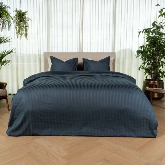 Kayori Elin Dekbedovertrek Katoensatijn - 240x200-220 cm +2 slopen - Lits-jumeaux - Denim van Merkloos
