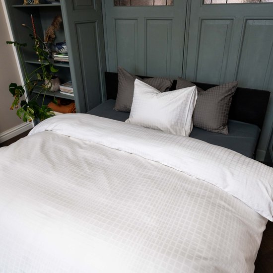 Kayori Kora Dekbedovertrek Katoensatijn - 140x200-220 + 1 sloop - Eenpersoons - Hotelkwaliteit - Wit van Merkloos