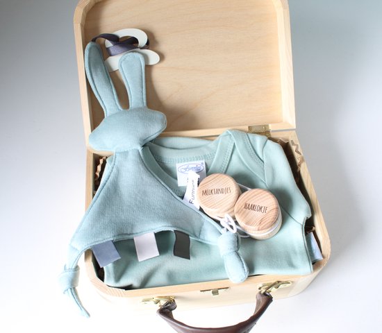 Koffertje 'Stone Green' - kraamcadeau - kraampakket - baby geschenk - zwangerschap - geboorte van KoffeR