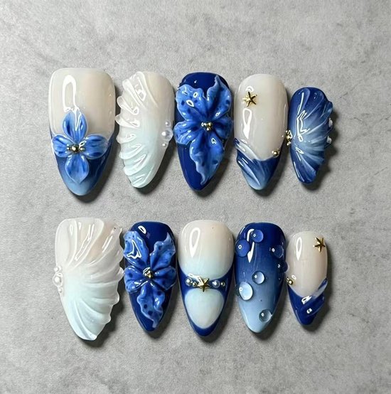 Kunstnagels, French Blue Amandel 3D Lelie Bloemen Goud Zeester Zeester Zee Parel Water Rib Ontwerp Korte Press-on nagels, Blue Flower Zomer INS Sweet Fake Nails