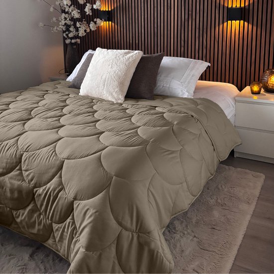 Mat Satijn Dekbed Taupe 200x200 - Tweepersoonsdekbed - Dekbed Zonder Overtrek - Mat Satijn Dekbed - Wasbaar Hoesloos Dekbed - 30 dagen proefslapen - Bedrukt dekbed - Dekbed met vaste overtrek - All year winterdekbed & zomerdekbed van Sleep Comfy