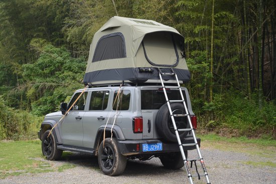 Opblaasbare kampeertenten met handpomp, opblaasbare tent op het dak - Groen + zwart van Merkloos
