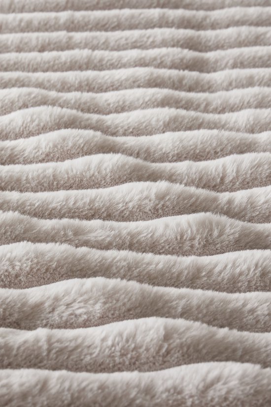 Rivièra Maison Furry Stripes kussensloop - Gebroken wit - 60 x 70 cm van Merkloos