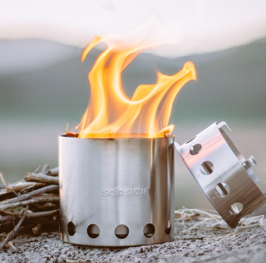 Solo Stove Lite draagbare kooktoestel. Geen vloeibare brandstof nodig. Krachtige efficiënte houtverbranding en weinig rook. Voor 1-2 personen, 304 Roestvrijstaal, compact ⌀ 10,8 cm, hoogte 14,5 cm, 255g. van Merkloos