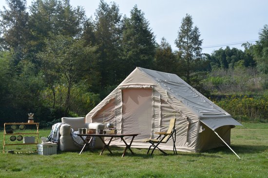 STILVORA Opblaasbare Tent – 300 x 210 x 200 cm – Polyester – Beige – Voor 4-6 Personen Camping En Tuin – Met Kachelopening En Snelle Opzet van Merkloos