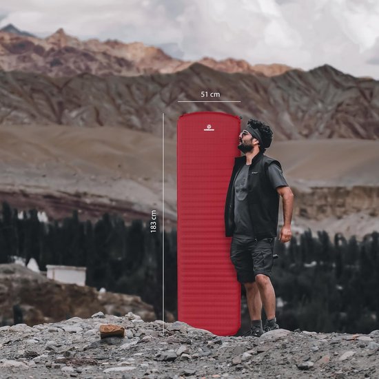 Ultralichte zelfopblazende trekking-slaapmat - ideaal voor camping - rood van Quechua